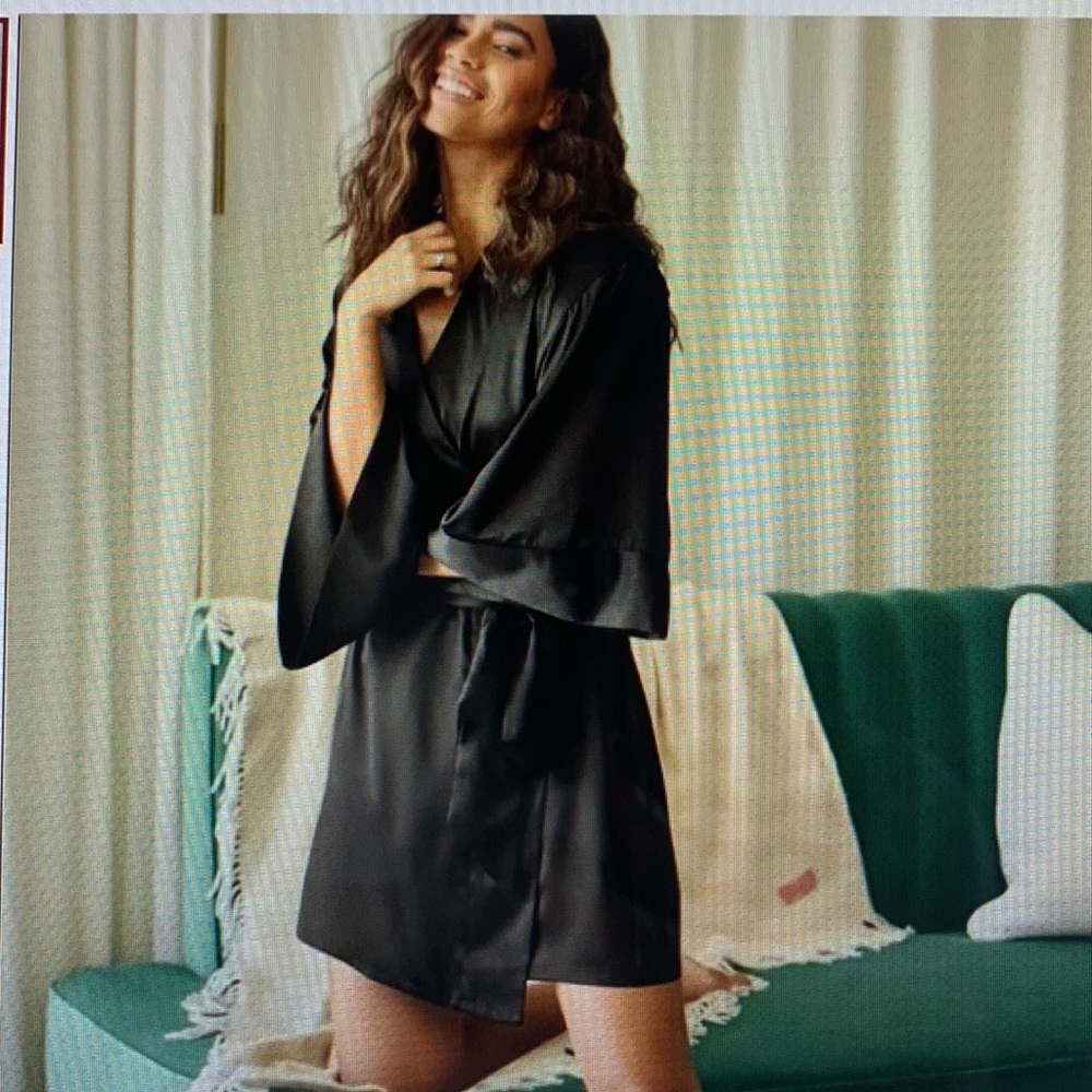 Third Love & Rachel Zoe Curator Box Black Robe